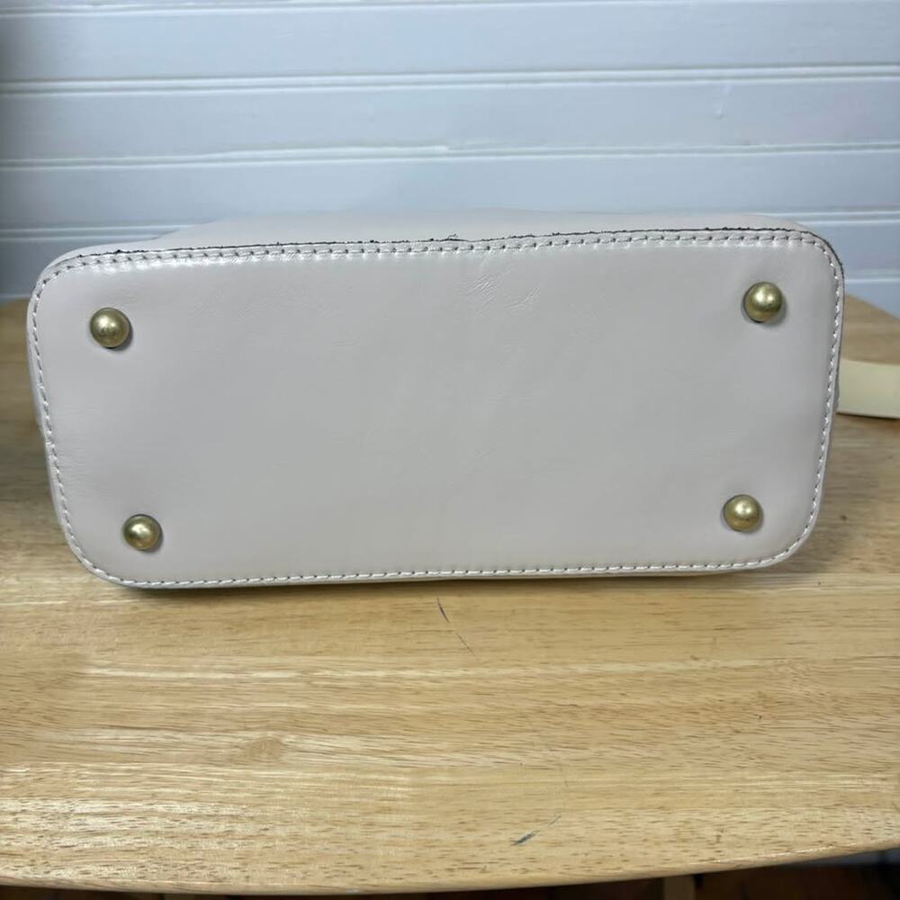 NWT Patricia Nash Cream Leather Shoulder Bag - Picture 3 of 10